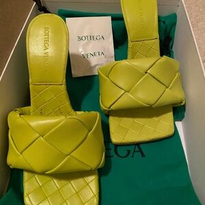 Bottega Venata brand new lido sandal 36